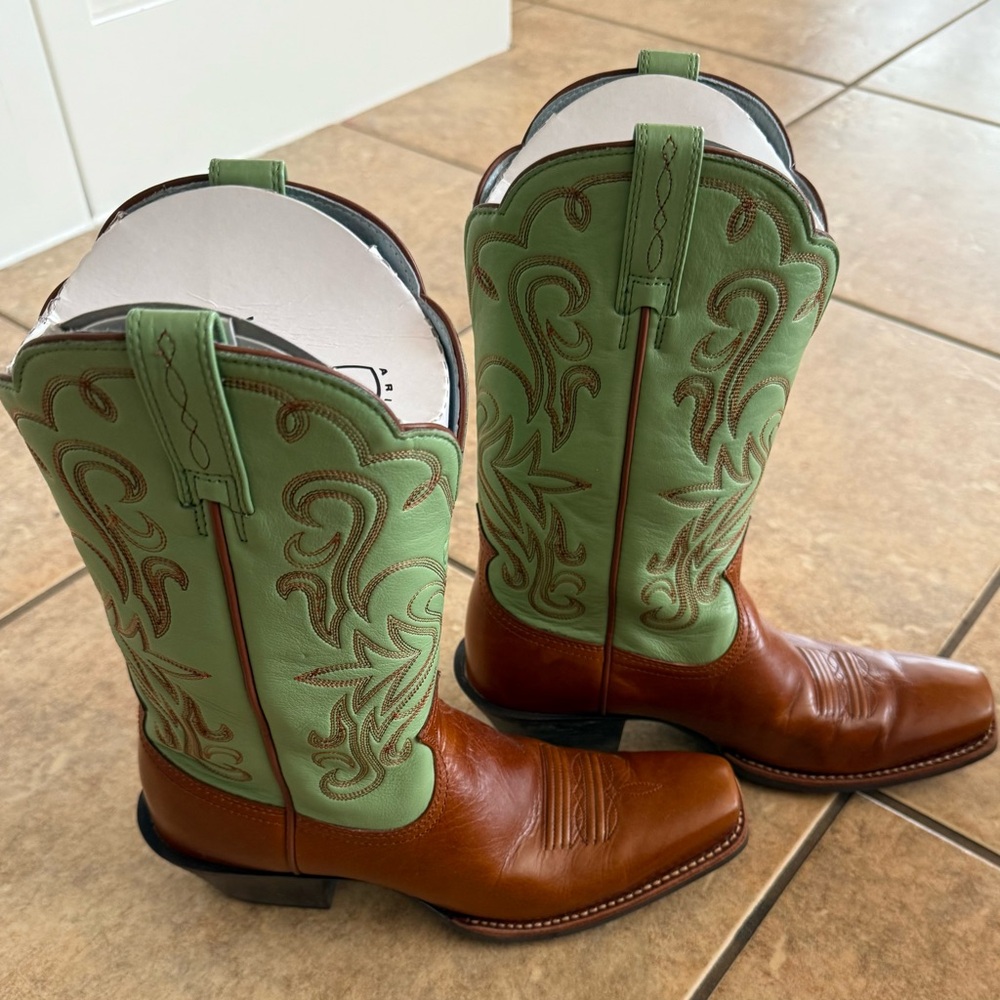 Ariat Women's Distressed Boots - Light green / brown - Picture 4 of 9